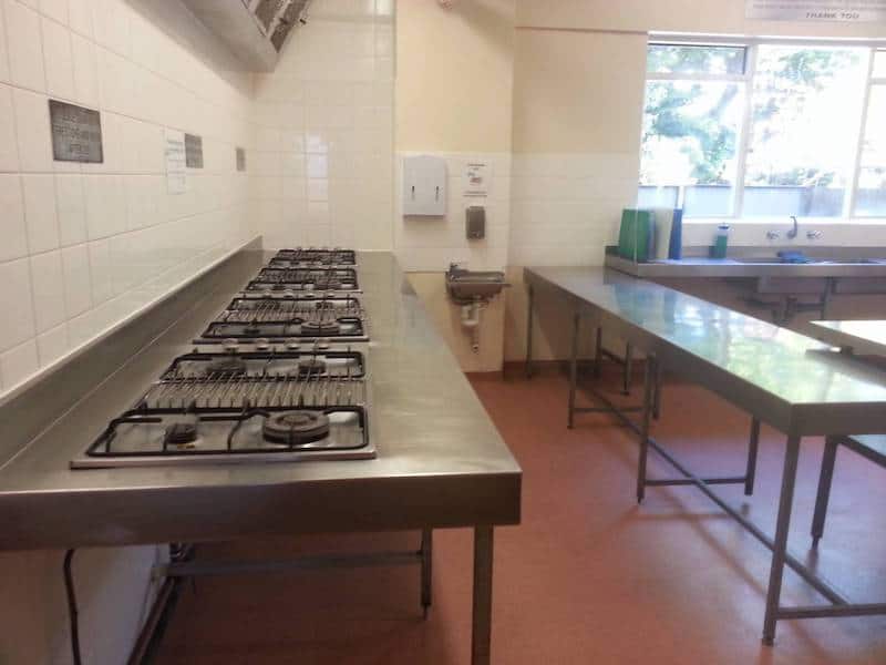 kitchen at billabong hostel perth