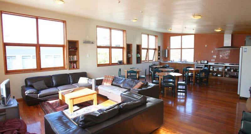 lounge, kitchen at on top hostel dunedin