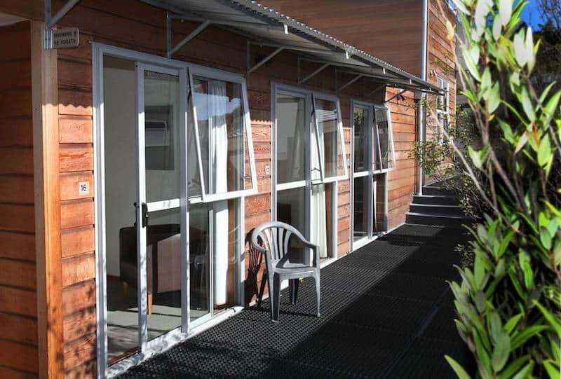 on top dunedin hostel sundeck